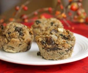 Everyone know the crispy part is the best part of the stuffing. With our Dill and Mushroom Stuffing Muffins (or 'stuffins') everyone gets their share of the crispy mushroom stuffing goodness. | www.CuriousCuisiniere.com