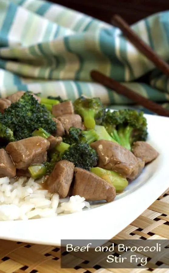 This Venison Stir Fry is a spicy twist on your classic Asian beef and broccoli stir fry using venison meat. Don't have venison? Lean beef works just as well!  | www.CuriousCuisiniere.com