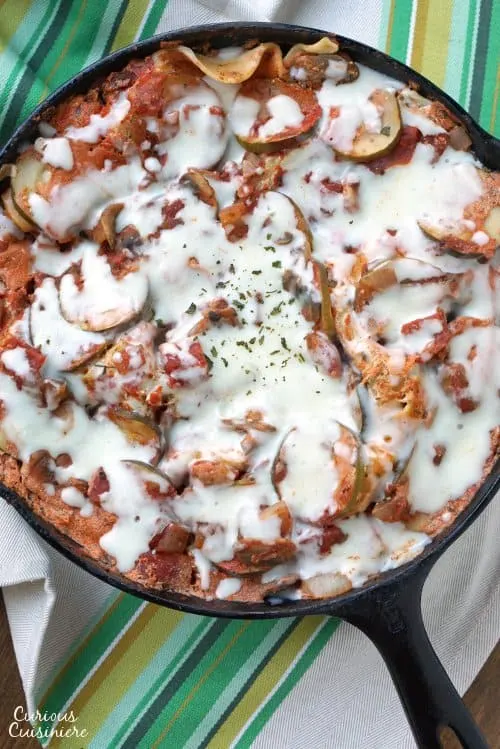 Easy cheesy skillet lasagna with zucchini. 