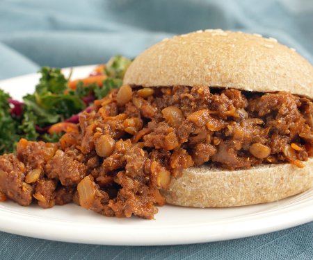 Lentils and carrots bring a sneaky twist to the classic American comfort food. These Healthy Sloppy Joes are so flavorful, you won't even notice the extra veggies! | www.CuriousCuisiniere.com
