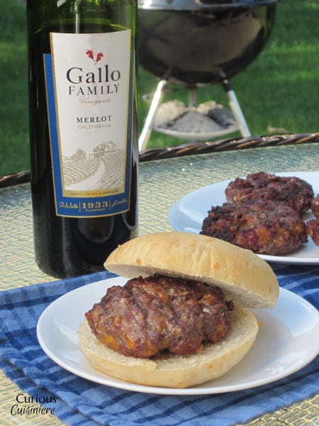 Cheddar Merlot Burgers from Curious Cuisiniere #SundaySupper #grillingrecipes #cookingwithwine