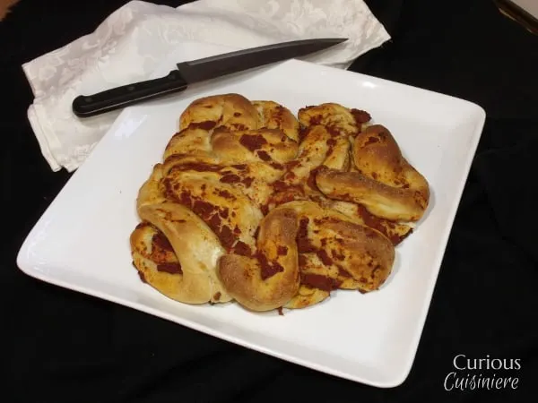 Monkey Brains (Pizza Monkey Bread) from Curious Cuisiniere #Hallween