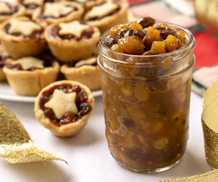 What is mincemeat? We're here to break down the confusion behind this boozy fruit concoction and share a recipe to make your own homemade mincemeat. | www.CuriousCuisiniere.com