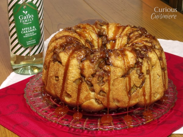 Spiced Apple Monkey Bread with White Wine Caramel from Curious Cuisiniere #SundaySupper #HolidayBaking