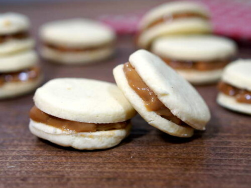 Alfajores (Argentinian Dulce de Leche Cookies) • Curious Cuisiniere