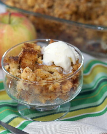 An Apple Brown Betty is an easy fall apple dessert recipe, perfect for a Holiday table. | www.curiouscuisiniere.com