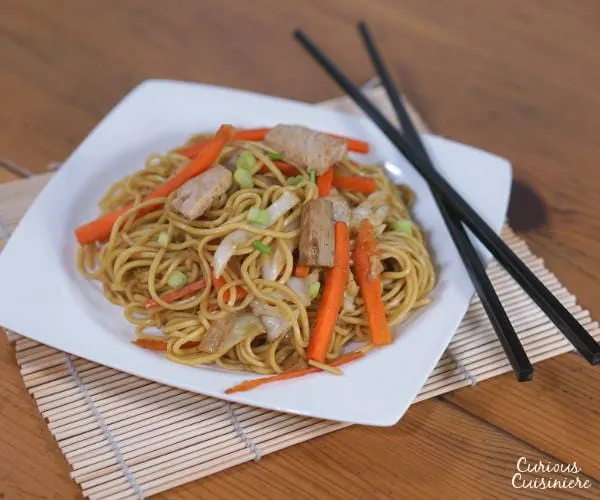 This recipe for a traditional Japanese Yakisoba is a budget-friendly stir fried noodle dish that is perfect for using up leftover meat, like pork, chicken, or turkey. | www.curiouscuisiniere.com