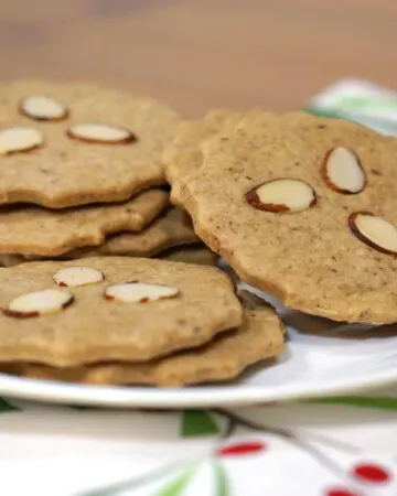 Also known as Dutch Windmill Cookies, our Dutch Speculoos might not be in the shape of windmills, but they still bring the same crisp, spiced cookie flavor of the traditional Christmas recipe. | www.curiouscuisiniere.com