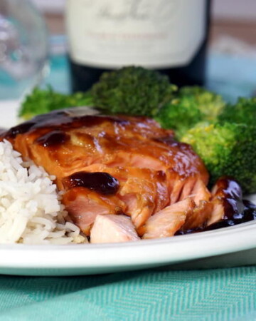 This easy Teriyaki Salmon recipe uses ingredients in your pantry to create an elegant dinner that is quick enough for a weeknight. | www.CuriousCuisiniere.com