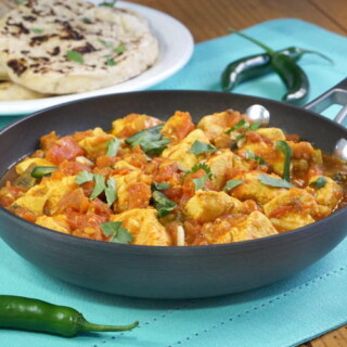Grab some Naan, Chicken Karahi is a fragrant Pakistani Chicken Curry that will have you wanting to savor every last bite! | www.CuriousCuisiniere.com