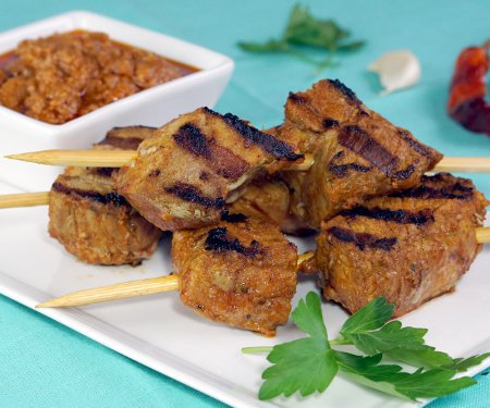 Pinchos Morunos (Spanish Pork Skewers) - Spanish Sabores