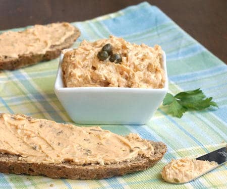 Bring a touch of Hungary to your next appetizer spread with Liptauer, a seriously addicting, paprika-infused cheese spread. It's perfect for game day! | www.CuriousCuisiniere.com