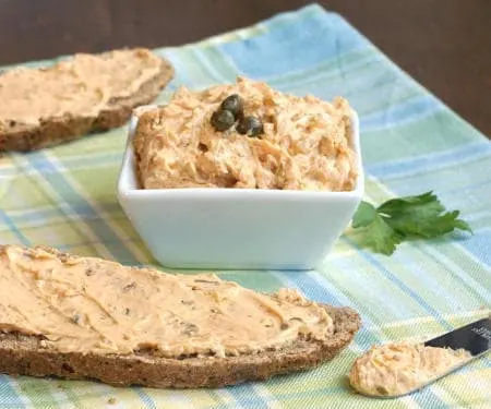 Bring a touch of Hungary to your next appetizer spread with Liptauer, a seriously addicting, paprika-infused cheese spread. It's perfect for game day! | www.CuriousCuisiniere.com