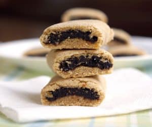 Our easy Fig Newton recipe brings the deep sweetness of figs together with a tender cookie crust. | www.CuriousCuisiniere.com