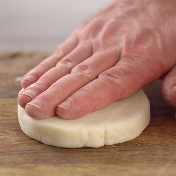 Shaping arepas