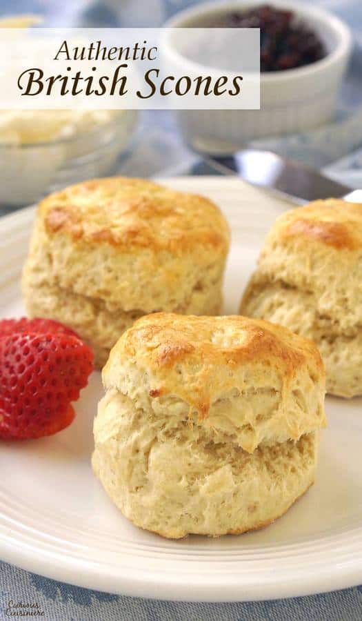 Un autentico Scone britannico è l'accompagnamento perfetto per una calda tazza di tè, soprattutto se hai della clotted cream e della marmellata con cui servirlo! | www.CuriousCuisiniere.com