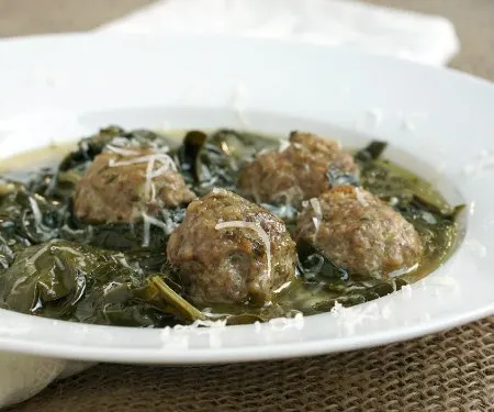 The perfect marriage of hearty meat and healthy greens, our easy Italian wedding soup recipe is quick and tasty, perfect for a chilly day. | www.CuriousCuisiniere.com