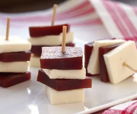 Like star-crossed lovers, the flavor combination in this Brazilian Romeo and Juliet recipe is a perfect pairing. Salty, soft cheese and sweet, guava paste combine in this unique and simple dish, which can be served as an dessert or appetizer. | www.CuriousCuisiniere.com