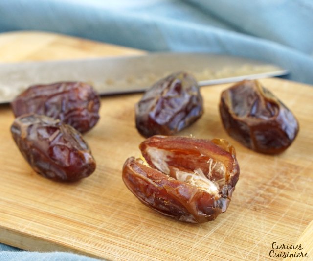 Maamoul Cookies are melt in your mouth, date filled cookies that are low in sugar but robust in flavor. | www.CuriousCuisiniere.com 