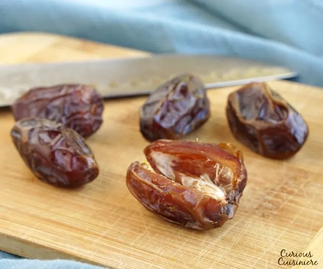 Maamoul Cookies are melt in your mouth, date filled cookies that are low in sugar but robust in flavor. | www.CuriousCuisiniere.com 