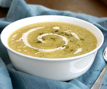Irish Parsnip Soup is creamy and comforting with a hint of curry spicy and a light sweetness from apples. | www.CuriousCuisiniere.com
