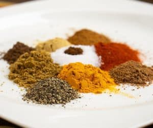 If you love warm and comforting flavors, then you need to dive into Moroccan cuisine and give the Moroccan spice mix, Ras el Hanout a try. This blend of spices is robust in flavor, but not too spicy. It is wonderful to use with meat and veggies alike! | www.CuriousCuisiniere.com