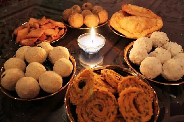 Sweet treats for Diwali - Diwali is the festival of light, celebrating the victory of light over darkness, good over evil and knowledge over ignorance. Learn more about the celebration andthe foods eaten during Diwali. | www.CuriousCuisiniere.com