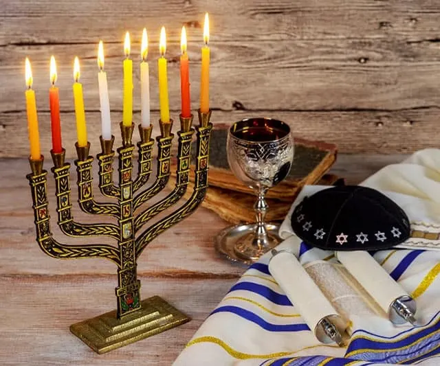 Hanukkah is one of them more well-known Jewish holidays. It's a time for lighting candles and eating fried food. But what does Hanukkah celebrate and how is it celebrated? Read on to learn more about the origins and traditions of Hanukkah! | www.CuriousCuisiniere.com