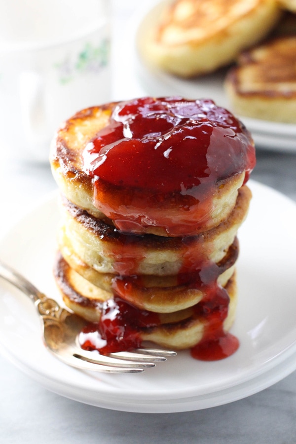 Oladi (Russian Yeast Pancakes) with strawberry jam