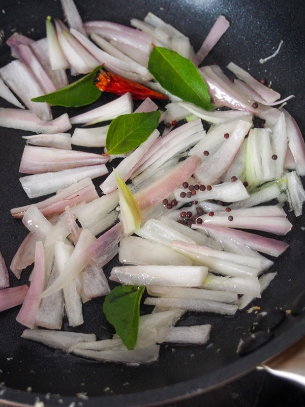 Shallots and spices for erissery