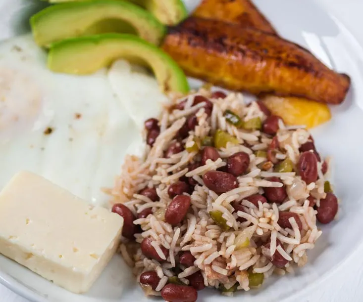 Casamiento Salvadoreno (Salvadoran Beans and Rice) with cheese and toast