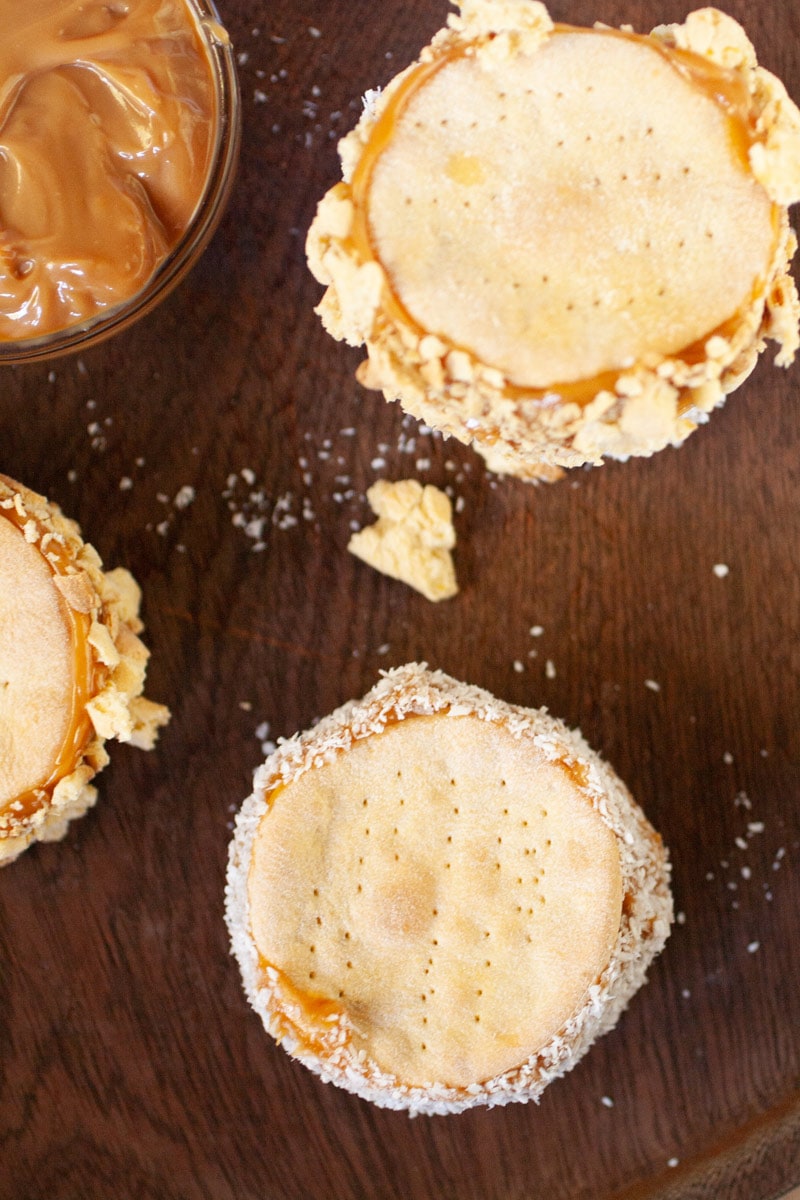 Chilenitos (Chilean Dulce de Leche Sandwich Cookies) • Curious Cuisiniere