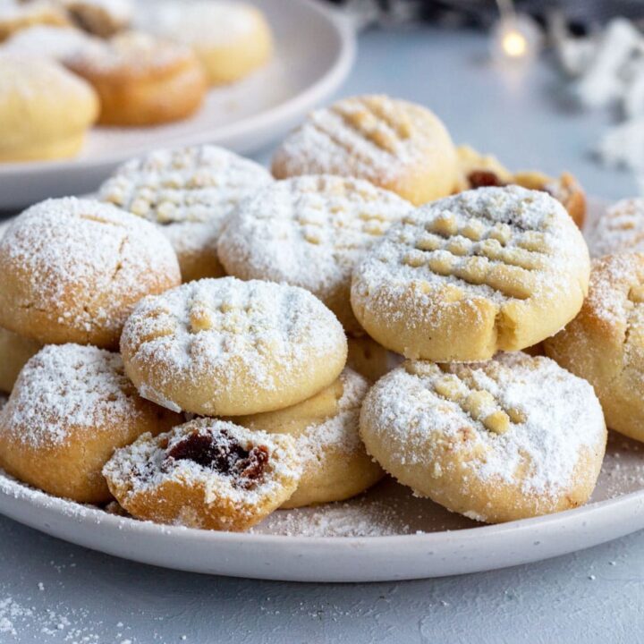 Kahk (Egyptian Eid Cookies) -- with Agameya Date paste fillings-image