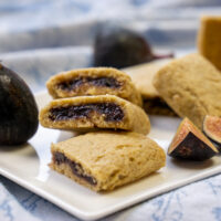 Fig Newton Cookies with Fresh Figs close up