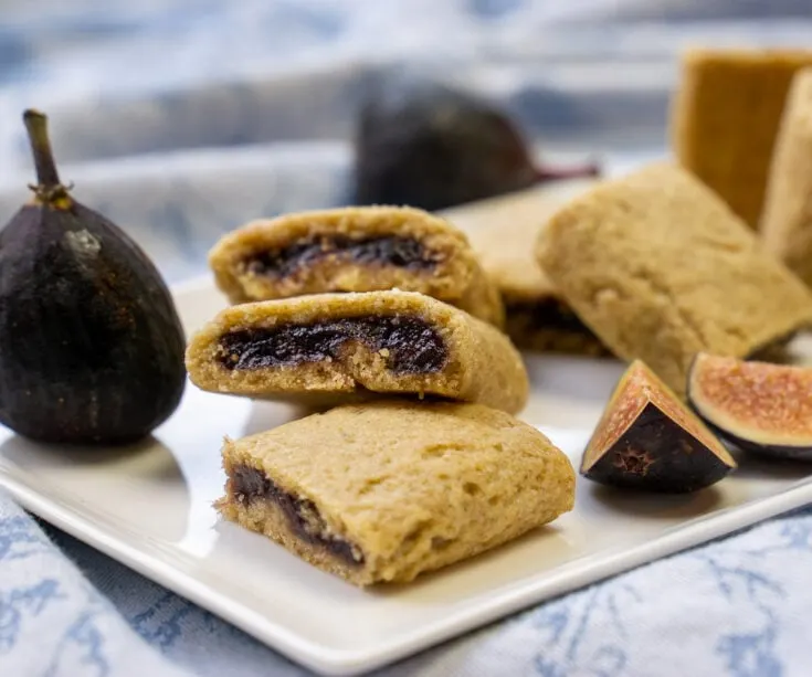 Fig Newton Cookies with Fresh Figs close up