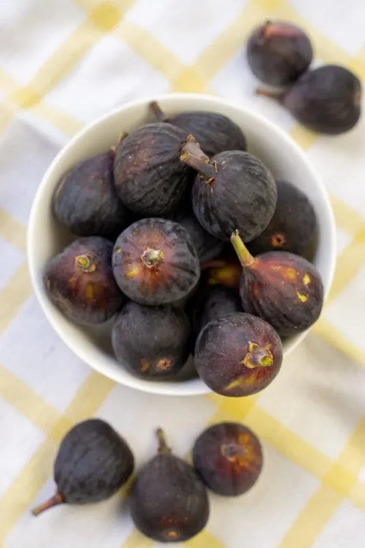 Fresh Figs in a bowl