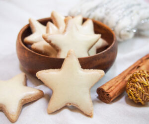 Zimtsterne - German cinnamon stars - ready to eat