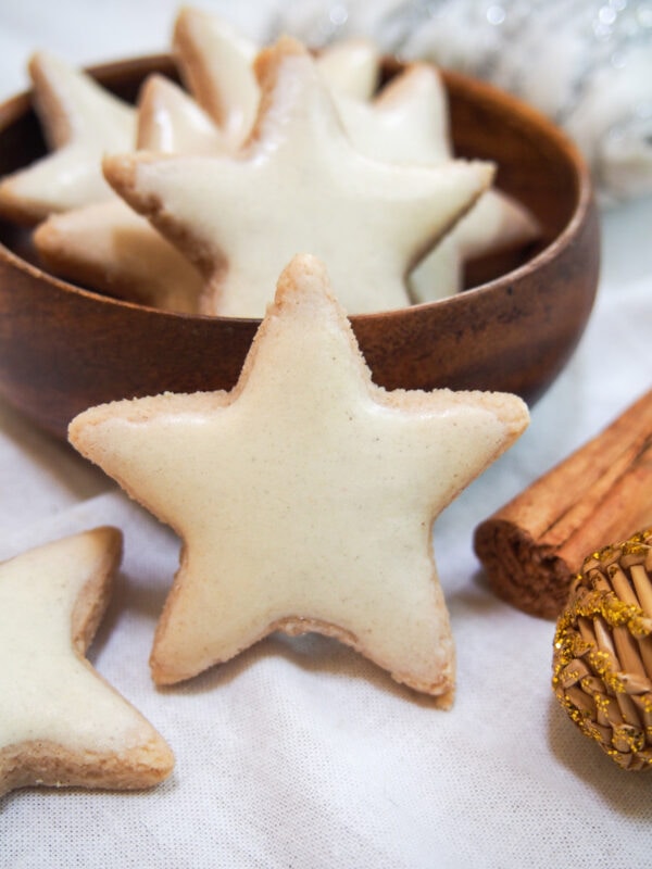Zimtsterne - German cinnamon star cookies up close