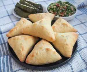 Spinach fatayer - Middle Eastern spinach pie