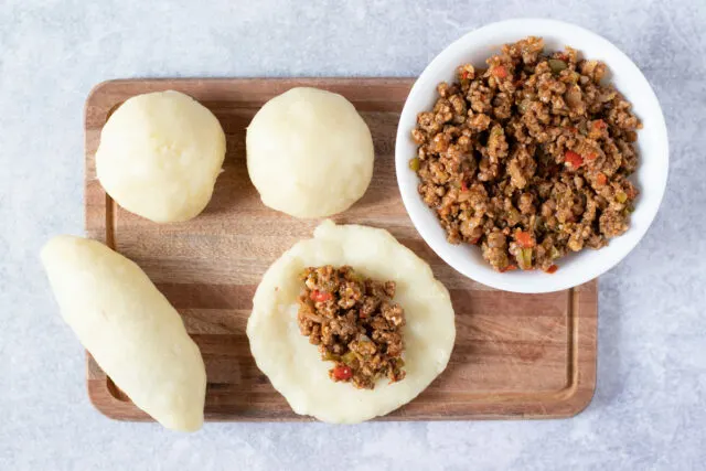 Carimañola filling the Panamanian meat pies