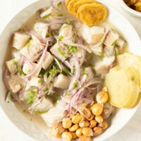 Recipe for Peruvian ceviche with crispy corn