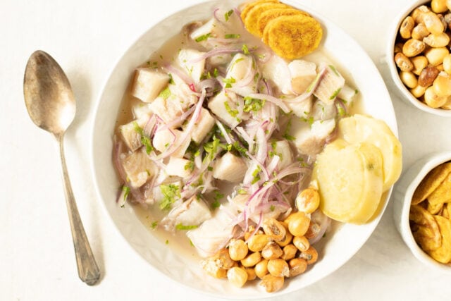 Recipe for Peruvian ceviche served with sweet potato