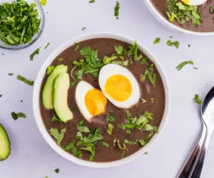Sopa Negra (Costa Rican Black Bean Soup) - easy black bean soup with cilantro