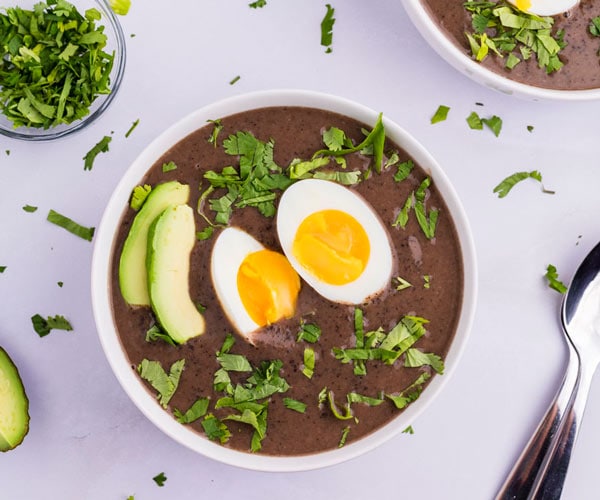 Sopa Negra (Costa Rican Black Bean Soup) - easy black bean soup with cilantro